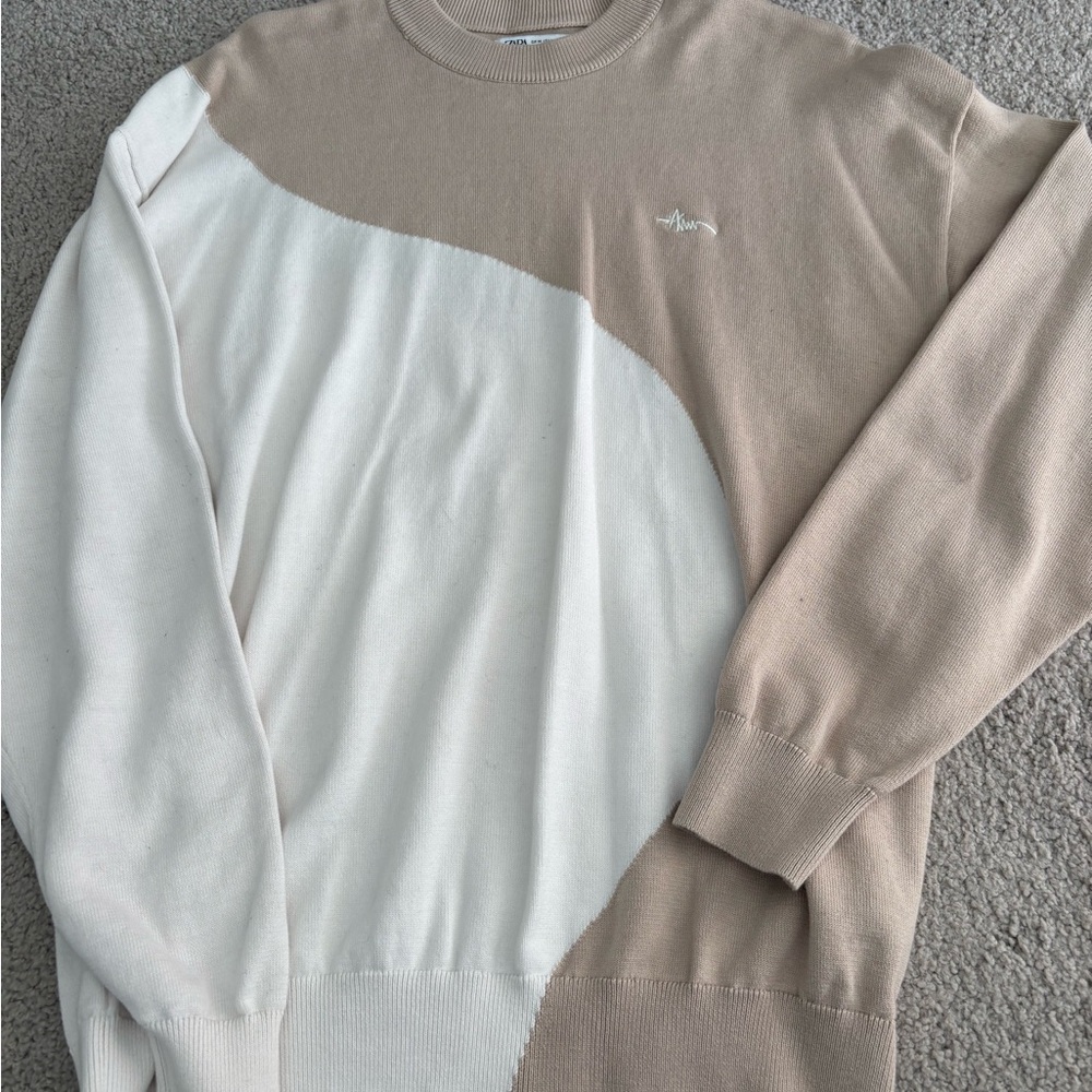 Zara Men's Sweater in Beige and White
